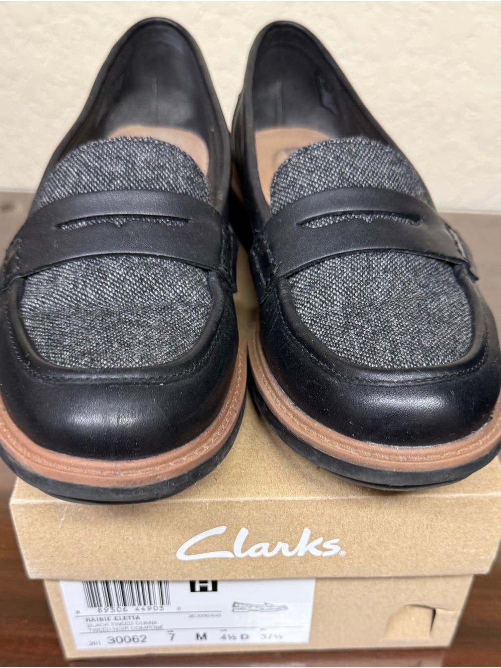 Clarks Women's Black Leather Loafers with Gray Fabric Toe